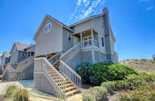Helmstetler | Ocean Views + Seasonal Community Pool!