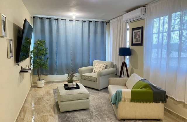 Hermoso y acogedor apartamento a solo 10 minutos del aeropuerto Las Américas.