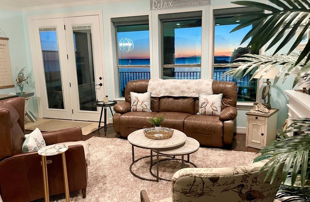 Heron Harbor@Lake Livingston. Waterfront, Beach & pool