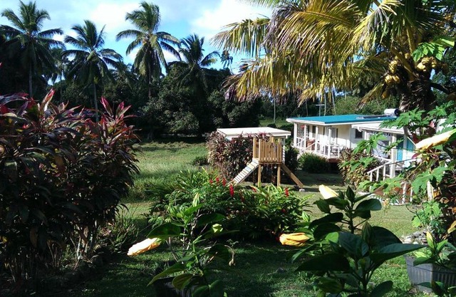 Hibiscus homely farm cottage Bikes and Breakfast