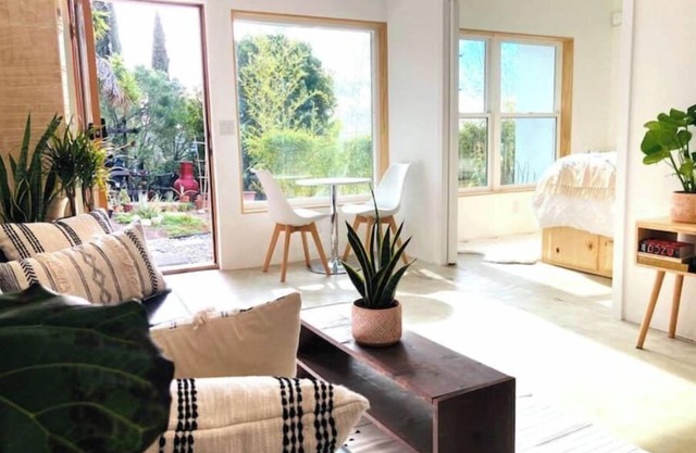 Hidden Garden Sanctuary, Fully Renovated & Central