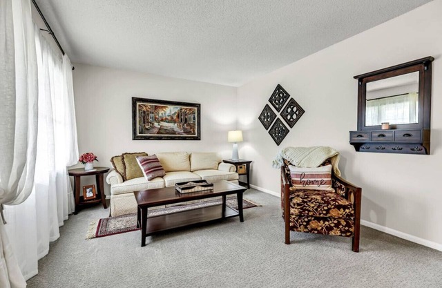 High Point Hideaway - comfortable King bed
