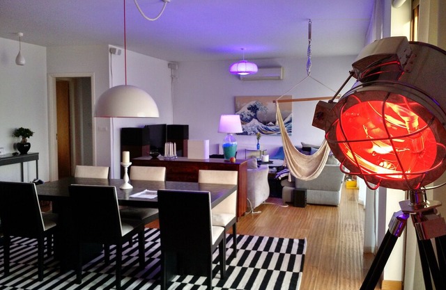 High spec, and luxurious apartment. Fast Wifi and Italian furniture.