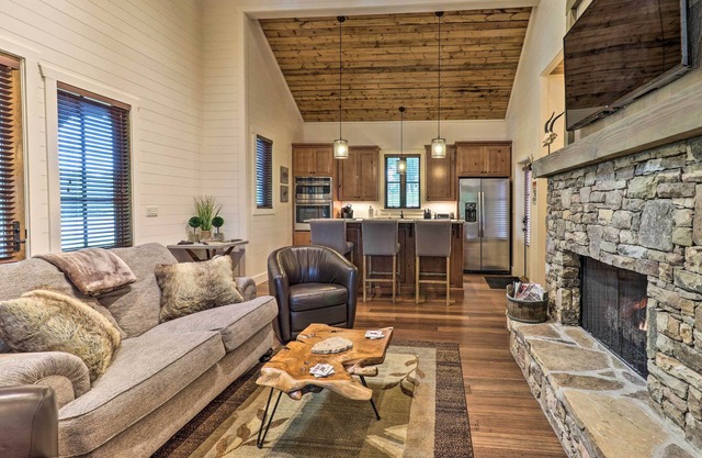 Hike, Fish & Relax: Rural Craftsman in Glenville!