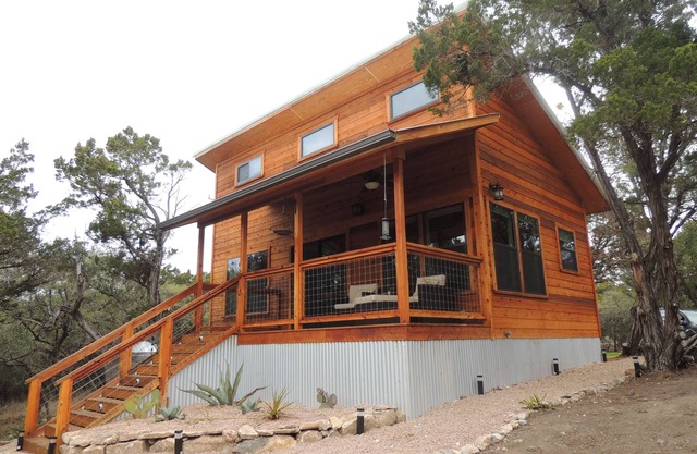 Hillcountry Creekside Cabin, private, near Hamilton Pool, Reimers Ranch