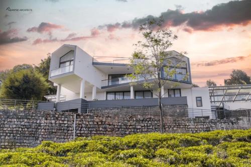 Hills and Heart Luxury Villa By LexStays