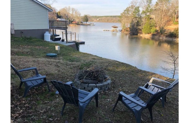 Hillside Haven on Lake Wateree- Entire House