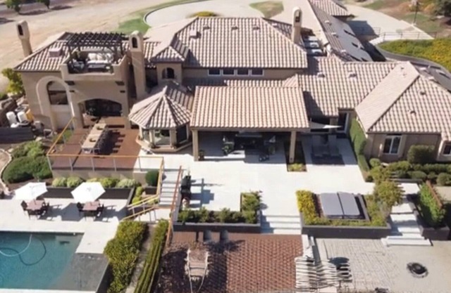 Hilltop, Estate with views, vineyards, andnThe utmost in luxury