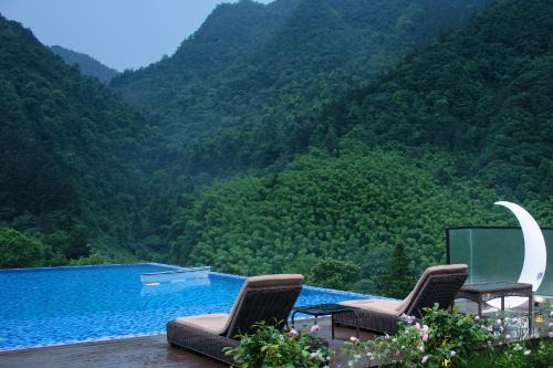 Hilltop House Resort