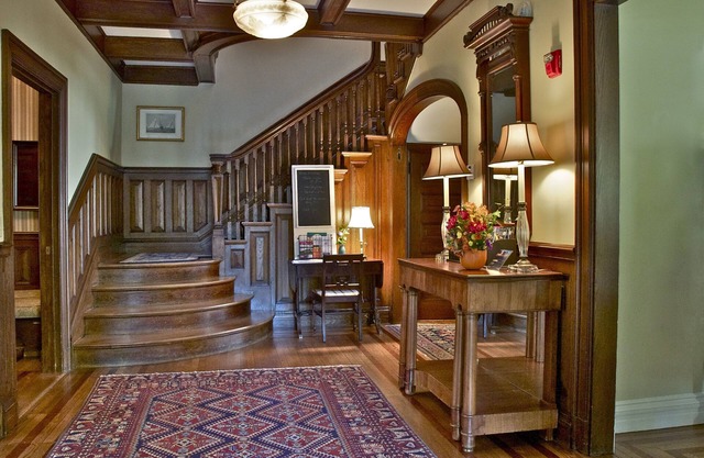 Hilltop Inn