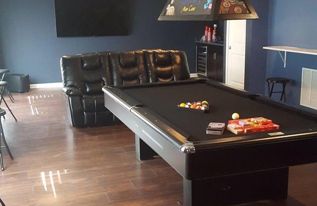 Hiram HideawaynKing Bed, Pool, Hot Tub, Pool Table and Basketball court