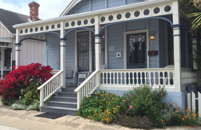 Historic 'Cottage at the Cove' at Lover's Point - Your Home Away From Home