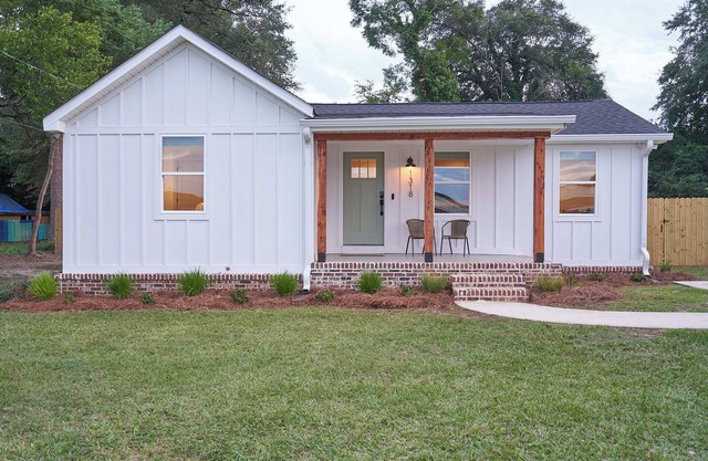 Historic Cottage in Perry - 3 Bedroom 2 Bath
