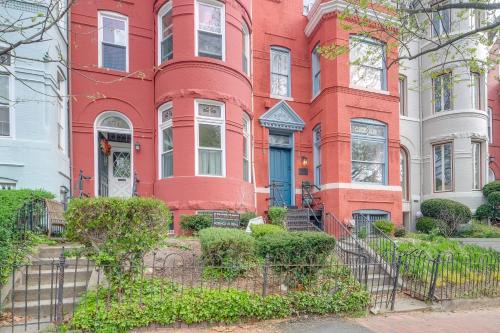 Historic Georgetown Townhome Walkable Location!
