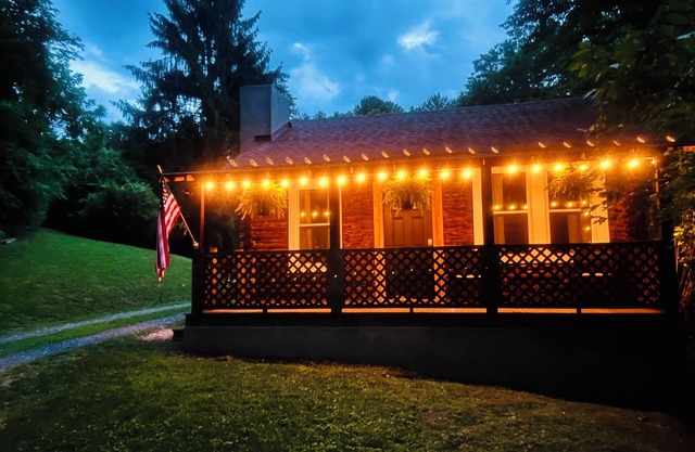 Historic late 1800's cabin with all of the modern accommodations