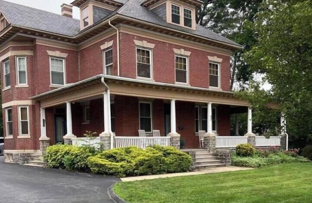 Historic Main Street Getaway