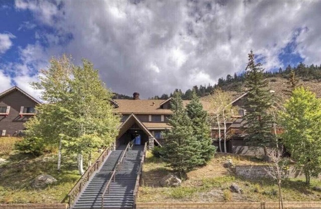 Historic Restored High Sierra Alpine Lodge in June Lake, California