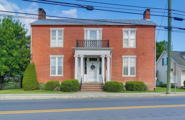 Historic West Virginia Home Built in 1854!