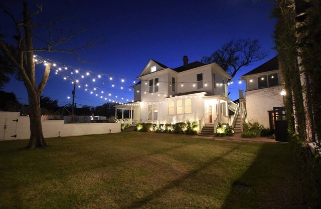 Historic Yale House 5/3.5 @ Houston Heights