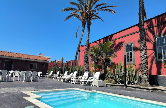 Historical house facing the sea in Finca de Plataneras.