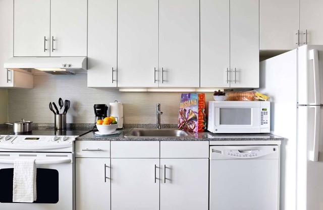 History Break! Spacious Downtown Base, Perfect Locale for French Quarter