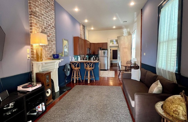 History, color, and art in quiet and comfortable Faubourg St. John shotgun
