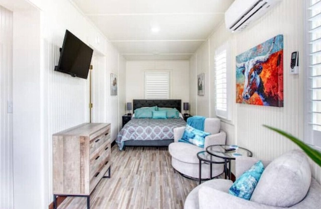 Hockley Creek Colorful Home #1