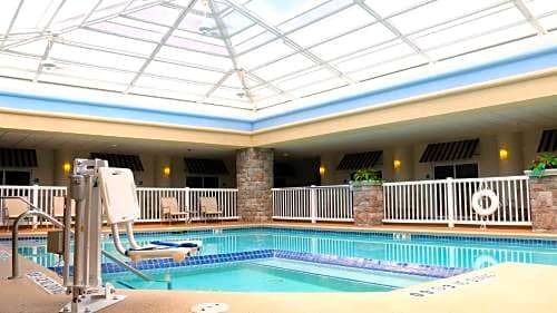 Holiday Inn Express Hotel & Suites Saginaw, an IHG Hotel