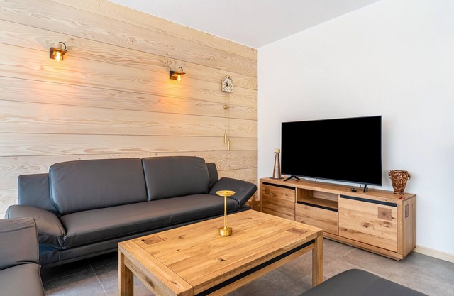 Holiday Apartment 'Im Rosengarten 2' with Mountain View, Private Terrace and Wi-Fi