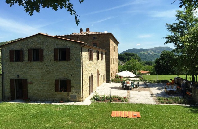 Holiday apartment Sant'Angelo in Vado for 1 - 20 persons with 5 bedrooms - Twin house