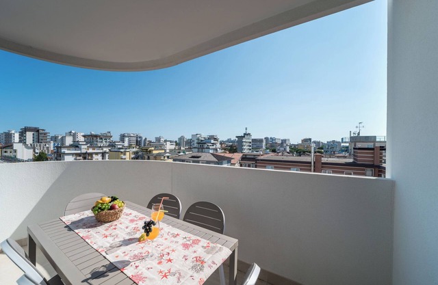 Holiday apartment mit Klimaanlage und Balkon