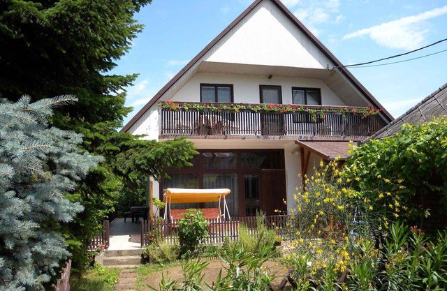 Holiday apartment with Wi-Fi and air conditioning
