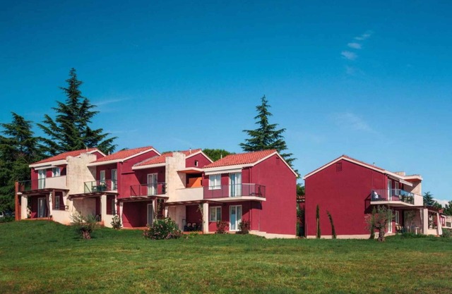 Holiday apartment 200 m to the beach
