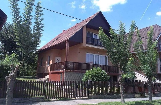 Holiday apartment 700 m from the sandy beach