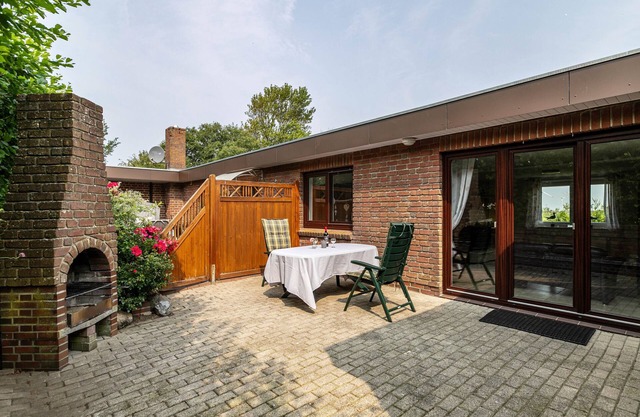 Holiday Apartment Alter Deich with Private Terrace, Private Garden and Wi-Fi