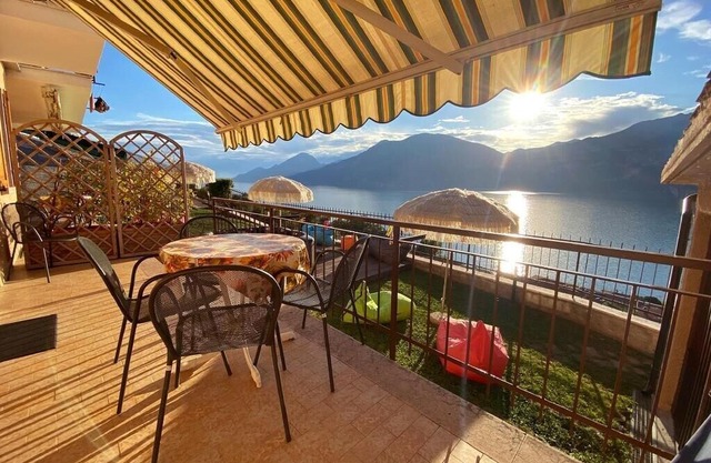 Holiday apartment Brenzone for 4 persons with 2 bedrooms - Holiday apartment in a villa