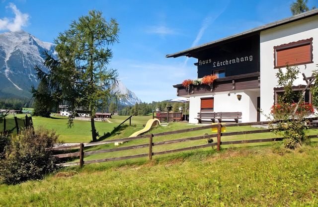 Holiday Apartment "Haus Am Lärchenhang 5" with Mountain View, Balcony & Wi-Fi