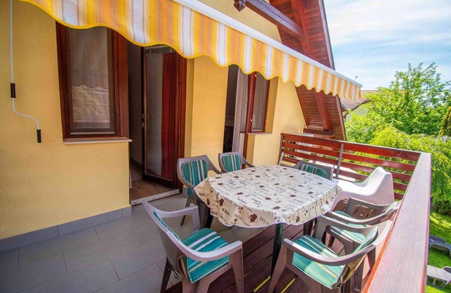 Holiday apartment 250 meters from the beach