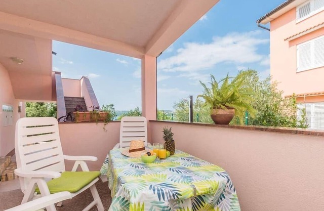 Holiday apartment Klimno for 1 - 4 persons with 1 bedroom - Twin house
