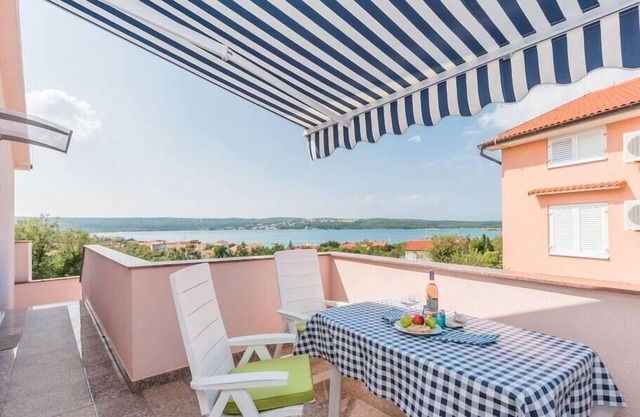 Holiday apartment Klimno for 1 - 4 persons with 1 bedroom - Twin house