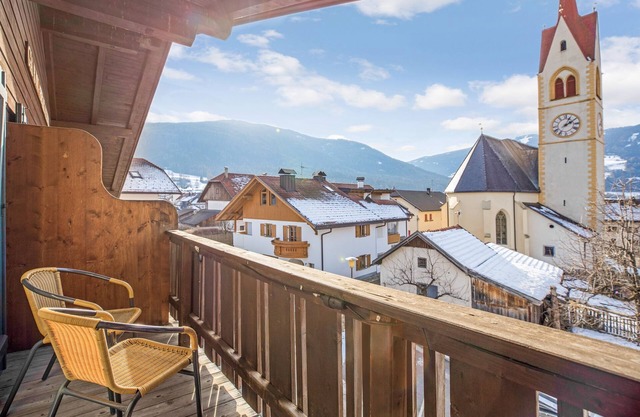 Holiday Apartment “Kruma - Bankl 2” with Mountain View, Wi-Fi & Balcony