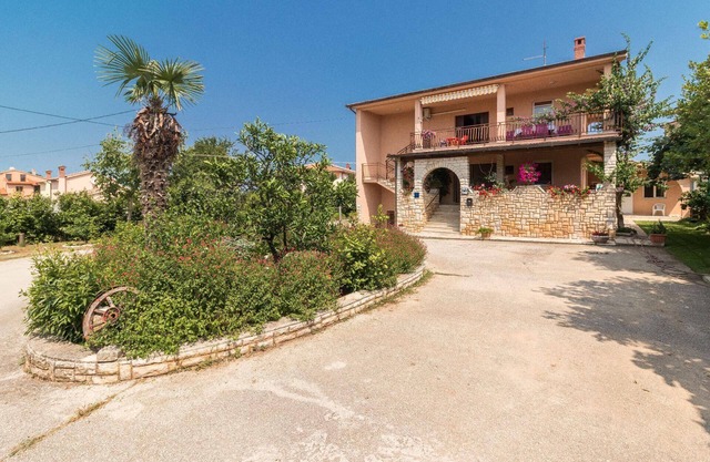 Holiday apartment Ližnjan for 1 - 5 persons with 2 bedrooms - Holiday apartment