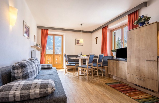 Holiday Apartment "Manuel's App Watschinger -Edelweiss" with Mountain View, Balcony & Wi-Fi