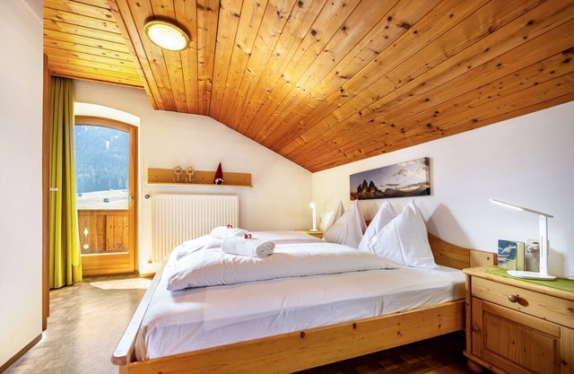 Holiday Apartment "Manuel's App Watschinger Alpenrose" with Mountain View, Balcony & Wi-Fi