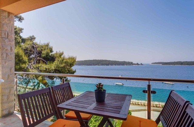 Holiday apartment only 30 meters from the beach