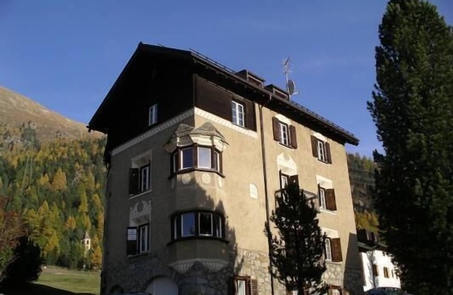 Holiday apartment Pontresina for 4 - 6 persons with 3 bedrooms - Holiday apartment