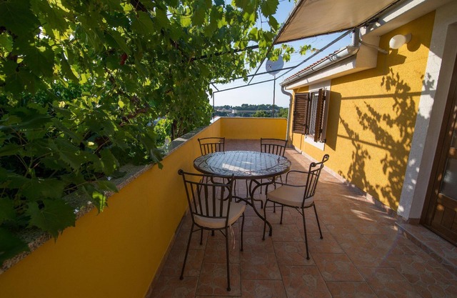 Holiday apartment Veli Losinj for 1 - 4 persons with 1 bedroom - Twin house