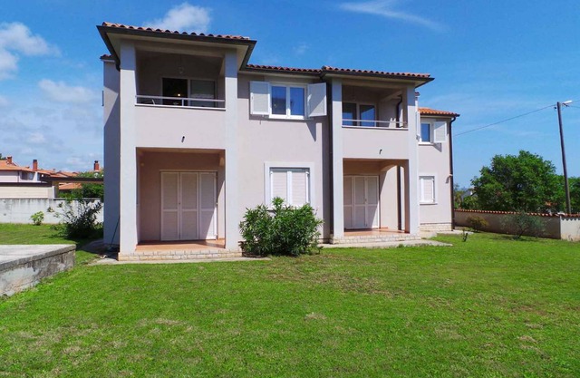 Holiday apartment with sea view