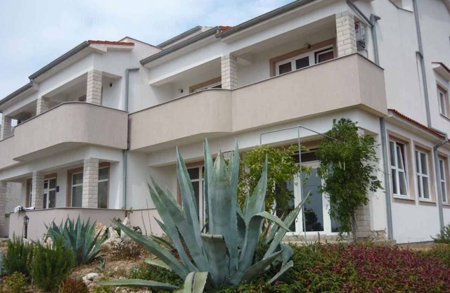 Holiday apartment with barbecue and dishwasher