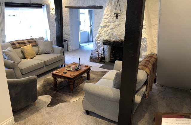 Holiday Cottage for 6, 5 mins from Pentraeth Beach, Anglesey
